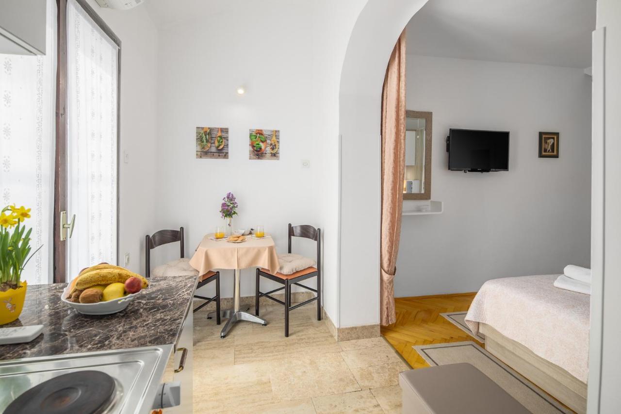 Apartments Villa Katana Porec Bagian luar foto