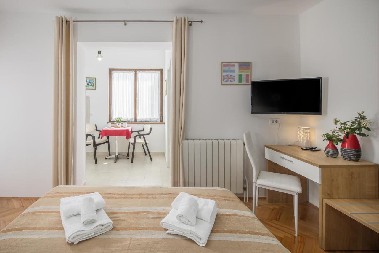 Apartments Villa Katana Porec Bagian luar foto